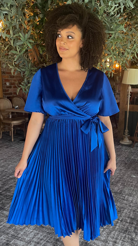 Royal blue cocktail dress hotsell plus size