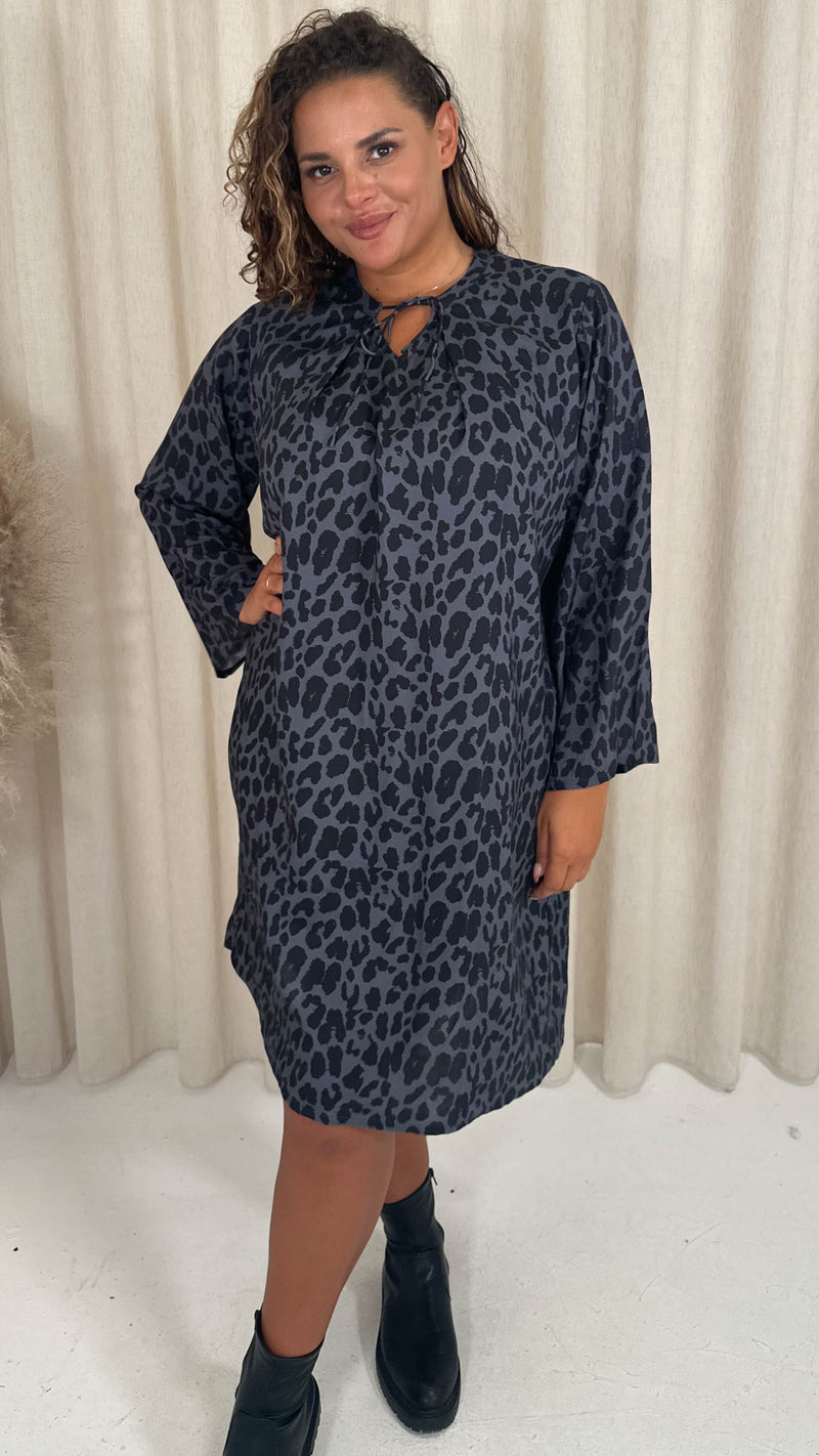 CurveWow Tie Neck Swing Dress Grey Animal