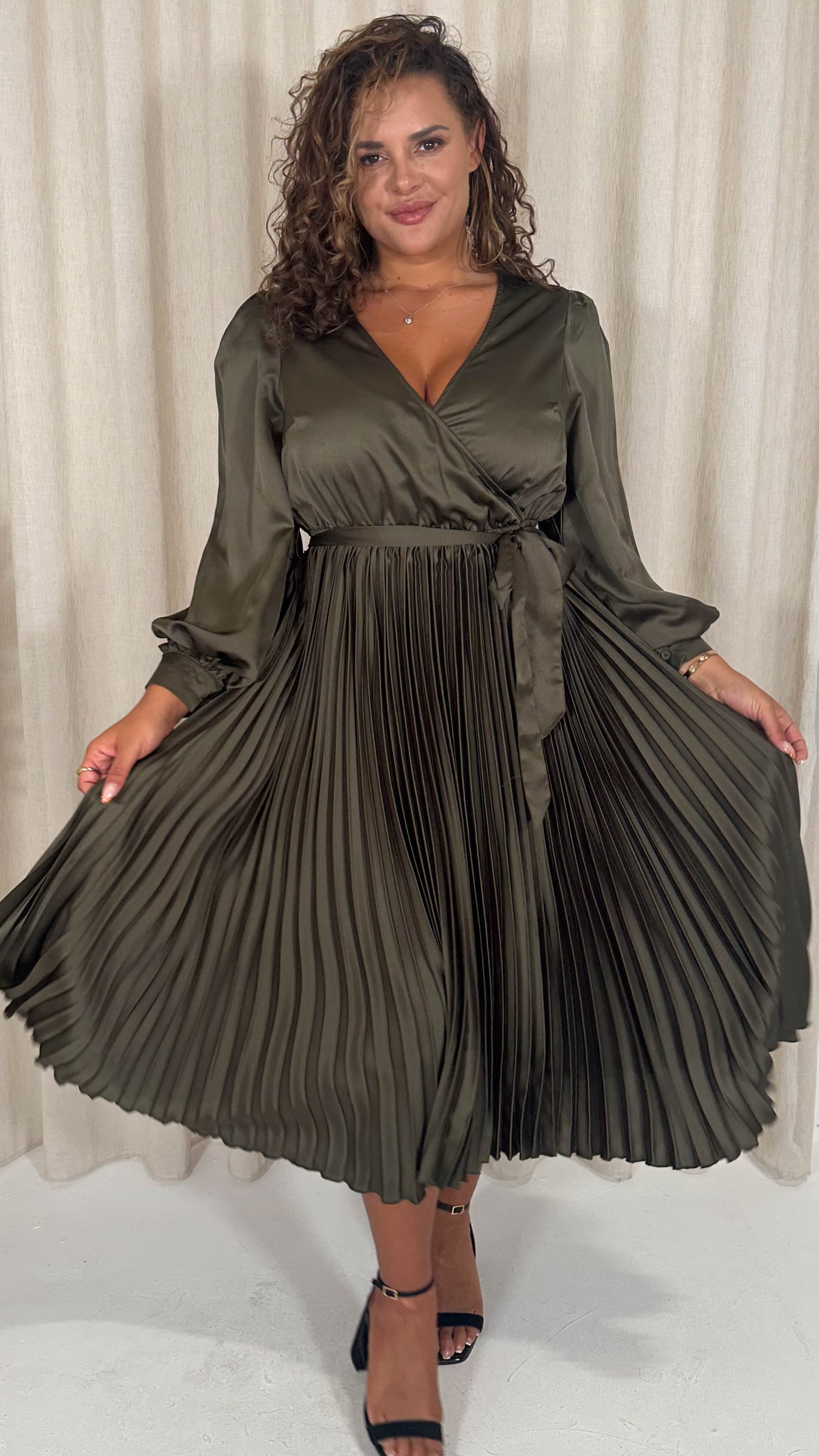 CurveWow Pleated Midi Dress Dark Khaki Curvewow