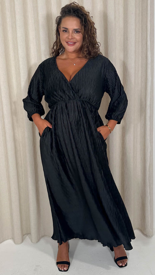 CurveWow Zigzag Plisse Balloon Sleeve Maxi Dress Black