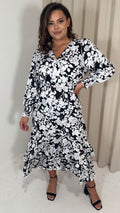 CurveWow Tiered Hem Maxi Dress Mono Floral